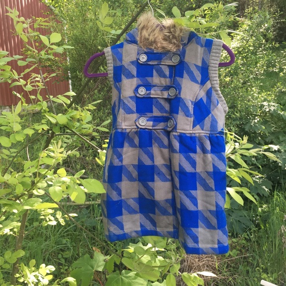 Cute vest - Picture 1 of 2